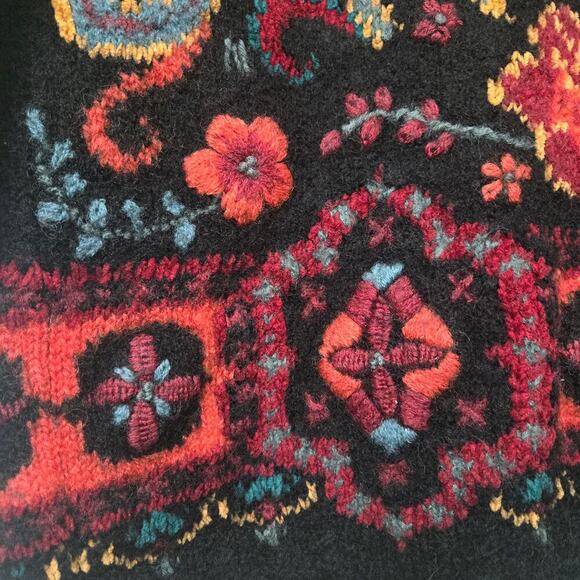 Vintage Laura Ashley Chunky Knit Wool Sweater Size S Black Floral Embroidery - Picture 3 of 8